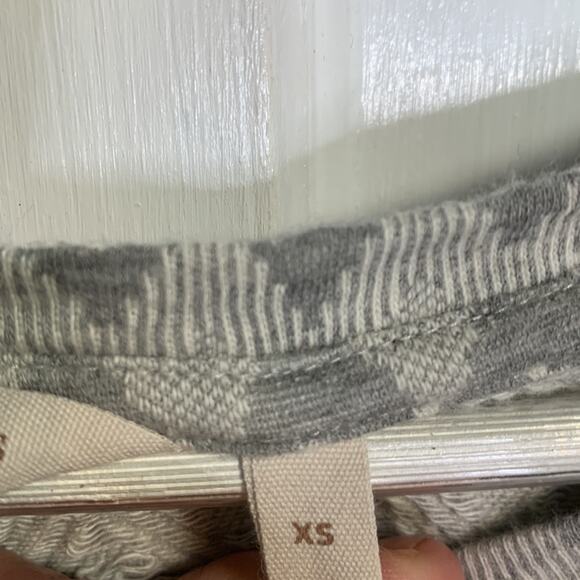 Soft Surroundings Gray Cream Clocking Out Tassel Tunic Top W-318 Size XS - Picture 6 of 8